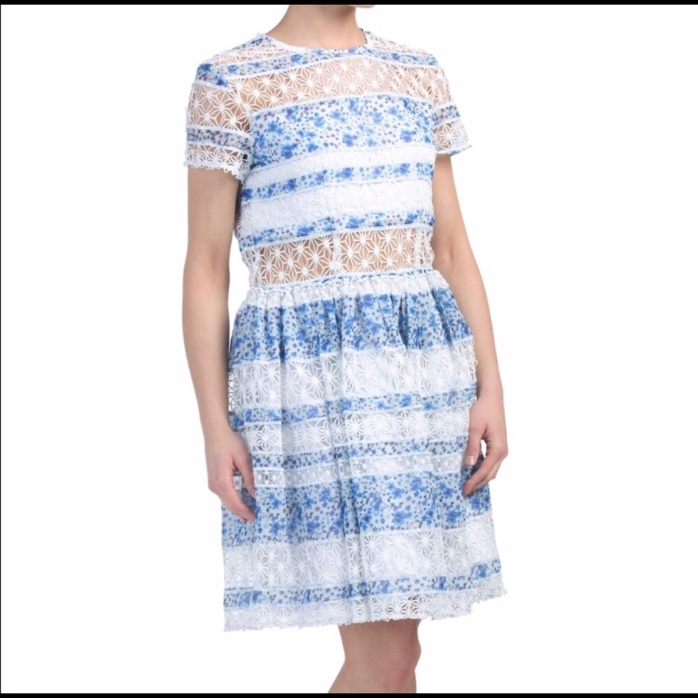 🌼🌸🌺 Vone lace dress 🌼🌸🌺
